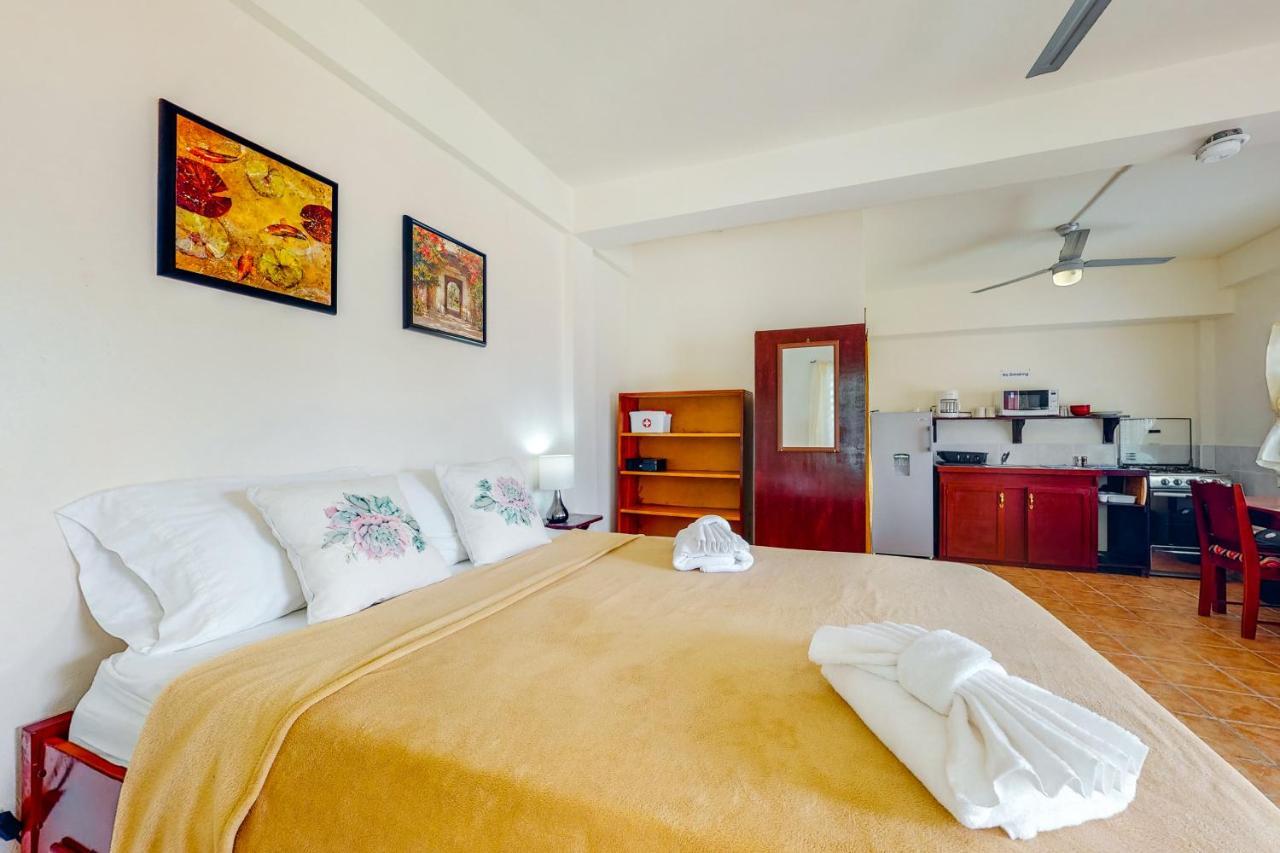 Willow 2 At Island Cabanas Gold Standard Certified Caye Caulker Extérieur photo