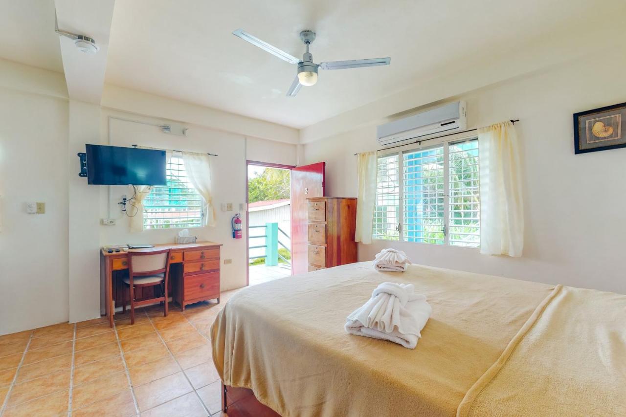 Willow 2 At Island Cabanas Gold Standard Certified Caye Caulker Extérieur photo